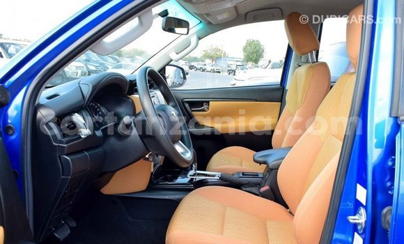 Nunua Imported Toyota Fortuner Bluu Gari ndani ya Import - Dubai nchini Arusha Nunua Imported Toyota Fortuner Bluu Gari ndani ya Import - Dubai nchini Arusha