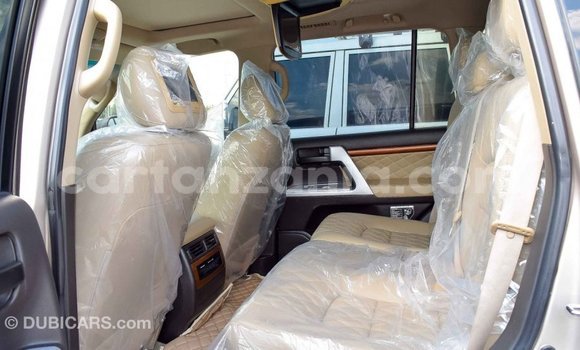 Nunua Imported Toyota Land Cruiser Nyingine Gari ndani ya Import - Dubai nchini Arusha Nunua Imported Toyota Land Cruiser Nyingine Gari ndani ya Import - Dubai nchini Arusha