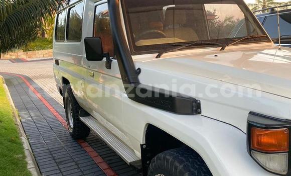 Nunua Ilio tumika Toyota Land Cruiser Nyeupe Gari ndani ya Dar es Salaam nchini Dar es Salaam Nunua Ilio tumika Toyota Land Cruiser Nyeupe Gari ndani ya Dar es Salaam nchini Dar es Salaam