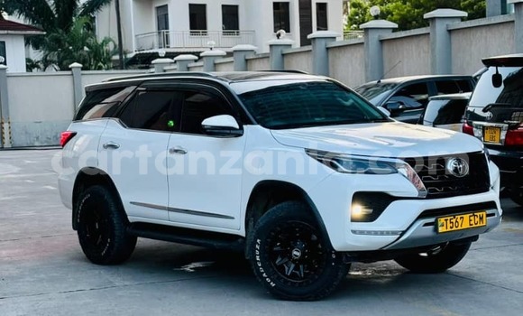 Nunua Ilio tumika Toyota Fortuner Nyeupe Gari ndani ya Dar es Salaam nchini Dar es Salaam Nunua Ilio tumika Toyota Fortuner Nyeupe Gari ndani ya Dar es Salaam nchini Dar es Salaam