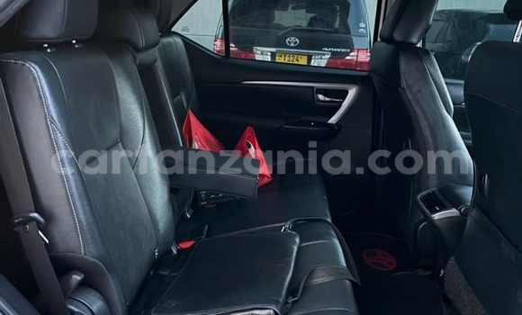 Nunua Ilio tumika Toyota Fortuner Nyeupe Gari ndani ya Dar es Salaam nchini Dar es Salaam Nunua Ilio tumika Toyota Fortuner Nyeupe Gari ndani ya Dar es Salaam nchini Dar es Salaam