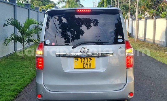Nunua Ilio tumika Toyota Noah Fedha Gari ndani ya Dar es Salaam nchini Dar es Salaam Nunua Ilio tumika Toyota Noah Fedha Gari ndani ya Dar es Salaam nchini Dar es Salaam