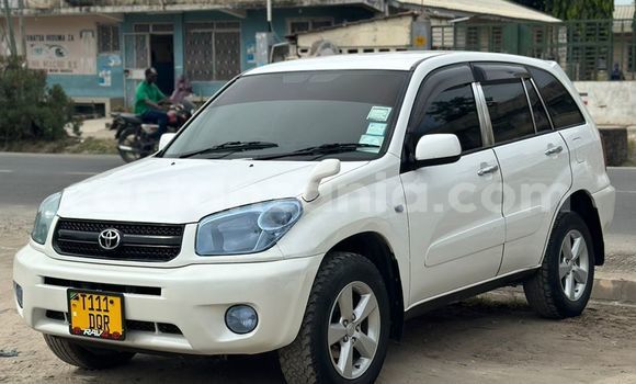 Buy Used Toyota RAV4 White Car in Dar es Salaam in Dar es Salaam