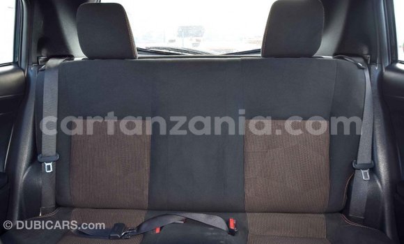 Nunua Imported Toyota Yaris Nyeusi Gari ndani ya Import - Dubai nchini Arusha Nunua Imported Toyota Yaris Nyeusi Gari ndani ya Import - Dubai nchini Arusha