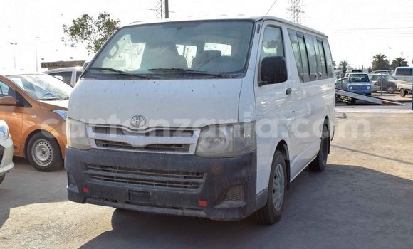 Nunua Imported Toyota Hiace Nyeupe Gari ndani ya Import - Dubai nchini Arusha Nunua Imported Toyota Hiace Nyeupe Gari ndani ya Import - Dubai nchini Arusha