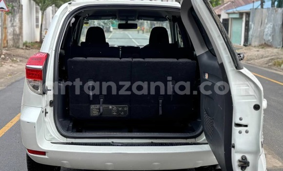 Buy Used Toyota Vanguard White Car in Dar es Salaam in Dar es Salaam