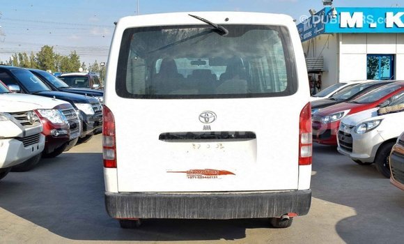 Nunua Imported Toyota Hiace Nyeupe Gari ndani ya Import - Dubai nchini Arusha Nunua Imported Toyota Hiace Nyeupe Gari ndani ya Import - Dubai nchini Arusha