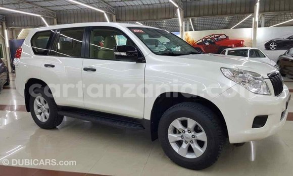 Nunua Imported Toyota Prado Nyeupe Gari ndani ya Import - Dubai nchini Arusha Nunua Imported Toyota Prado Nyeupe Gari ndani ya Import - Dubai nchini Arusha