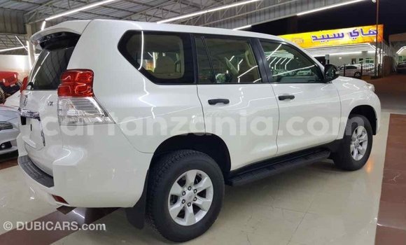 Nunua Imported Toyota Prado Nyeupe Gari ndani ya Import - Dubai nchini Arusha Nunua Imported Toyota Prado Nyeupe Gari ndani ya Import - Dubai nchini Arusha