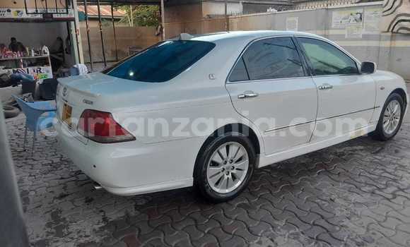 Buy Used Toyota Crown White Car in Dar es Salaam in Dar es Salaam Buy Used Toyota Crown White Car in Dar es Salaam in Dar es Salaam