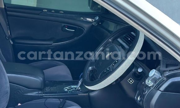 Buy Used Toyota Crown White Car in Dar es Salaam in Dar es Salaam Buy Used Toyota Crown White Car in Dar es Salaam in Dar es Salaam