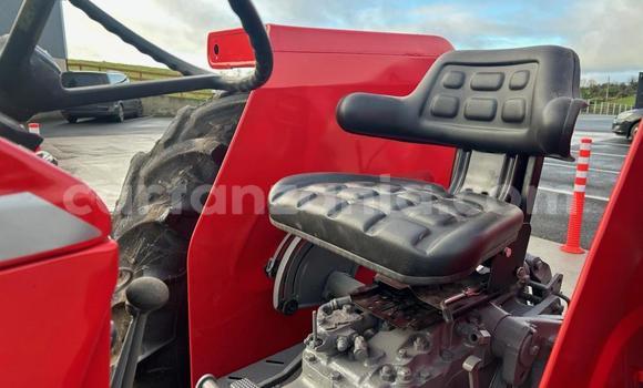 Nunua Imported Caterpillar 120 Nyekundu Lori ndani ya Dar es Salaam nchini Dar es Salaam Nunua Imported Caterpillar 120 Nyekundu Lori ndani ya Dar es Salaam nchini Dar es Salaam