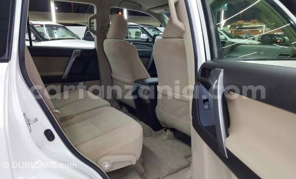 Nunua Imported Toyota Prado Nyeupe Gari ndani ya Import - Dubai nchini Arusha Nunua Imported Toyota Prado Nyeupe Gari ndani ya Import - Dubai nchini Arusha