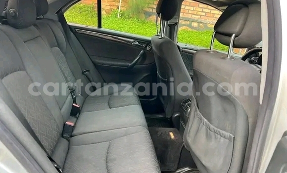 Nunua Ilio tumika Subaru Forester Nyeusi Gari ndani ya Bariadi nchini Simiyu Nunua Ilio tumika Subaru Forester Nyeusi Gari ndani ya Bariadi nchini Simiyu