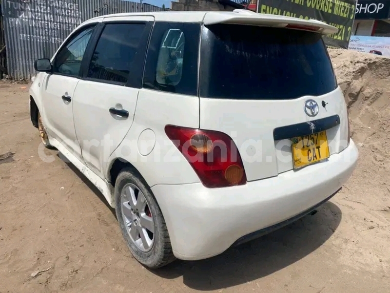 Big with watermark toyota ist manyara babati rural 25426