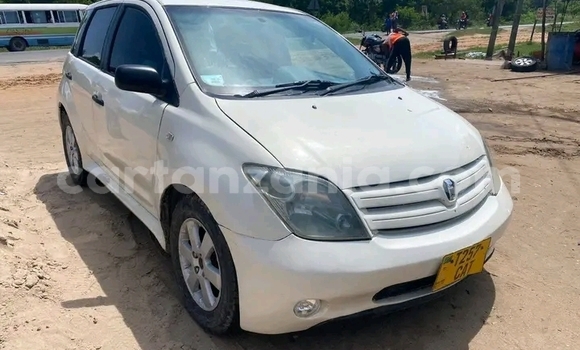 Buy Used Toyota IST White Car in Babati Rural in Manyara Buy Used Toyota IST White Car in Babati Rural in Manyara