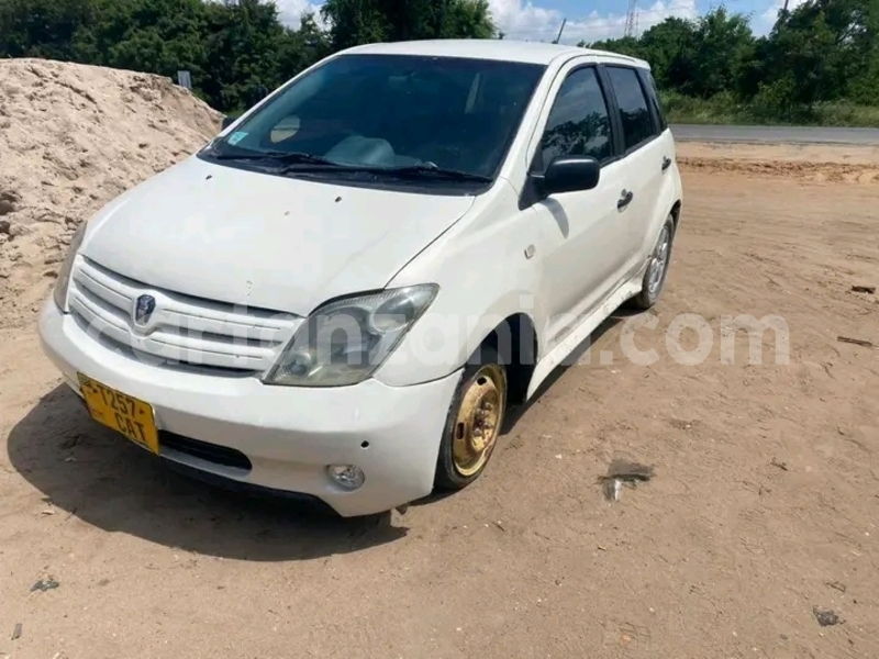 Big with watermark toyota ist manyara babati rural 25426