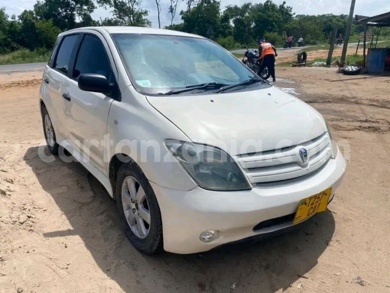 Big with watermark toyota ist manyara babati rural 25426