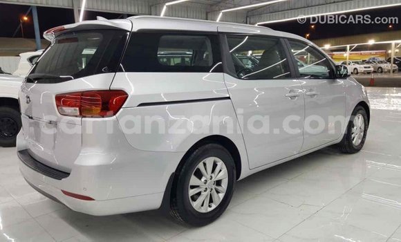 Nunua Imported Kia Carnival Nyingine Gari ndani ya Import - Dubai nchini Arusha Nunua Imported Kia Carnival Nyingine Gari ndani ya Import - Dubai nchini Arusha