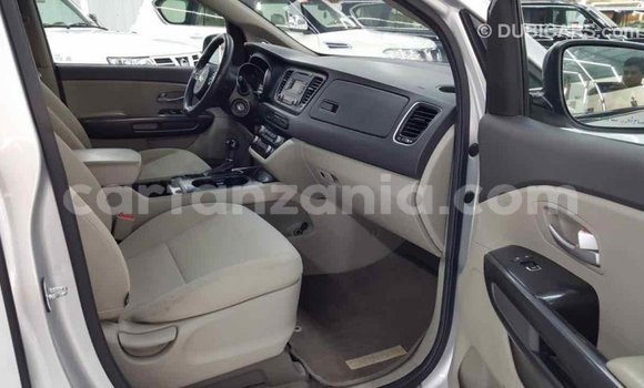 Nunua Imported Kia Carnival Nyingine Gari ndani ya Import - Dubai nchini Arusha Nunua Imported Kia Carnival Nyingine Gari ndani ya Import - Dubai nchini Arusha
