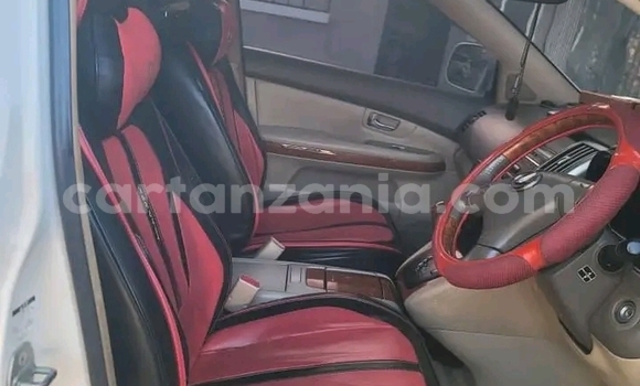 Buy Used Toyota Harrier White Car in Biharamulo in Kagera