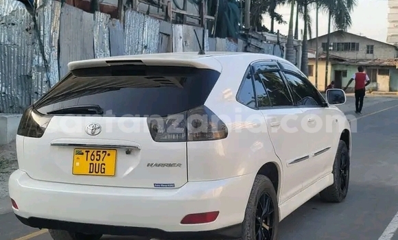 Buy Used Toyota Harrier White Car in Biharamulo in Kagera Buy Used Toyota Harrier White Car in Biharamulo in Kagera