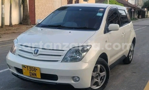 Buy Used Toyota IST White Car in Biharamulo in Kagera Buy Used Toyota IST White Car in Biharamulo in Kagera