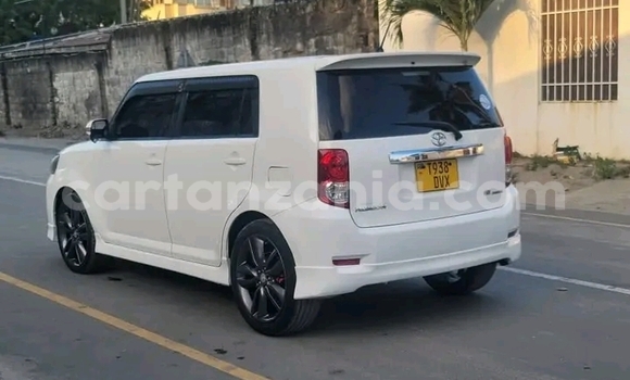 Buy Used Toyota Regius White Car in Bariadi in Simiyu Buy Used Toyota Regius White Car in Bariadi in Simiyu