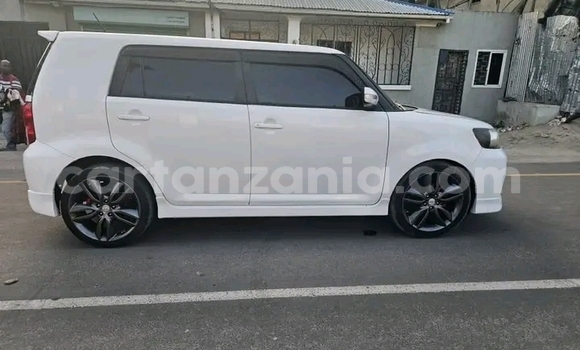 Buy Used Toyota Regius White Car in Bariadi in Simiyu Buy Used Toyota Regius White Car in Bariadi in Simiyu