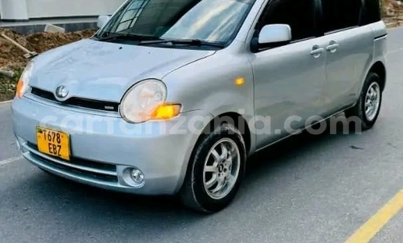 Nunua Ilio tumika Toyota Sienta Nyeupe Gari ndani ya Biharamulo nchini Kagera
