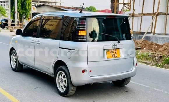 Buy Used Toyota Sienta White Car in Biharamulo in Kagera Buy Used Toyota Sienta White Car in Biharamulo in Kagera