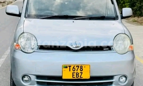 Buy Used Toyota Sienta White Car in Biharamulo in Kagera Buy Used Toyota Sienta White Car in Biharamulo in Kagera