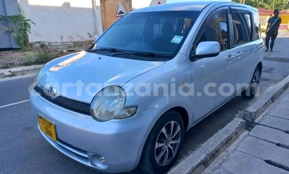 Buy Used Toyota Sienta White Car in Biharamulo in Kagera