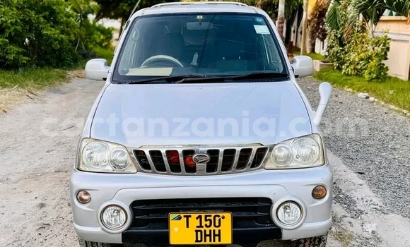 Buy Used Toyota RAV4 White Car in Biharamulo in Kagera