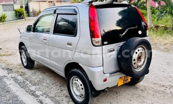 Buy Used Toyota RAV4 White Car in Biharamulo in Kagera Buy Used Toyota RAV4 White Car in Biharamulo in Kagera