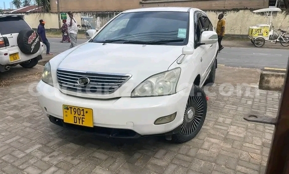 Buy Used Toyota Harrier White Car in Babati Urban in Manyara Buy Used Toyota Harrier White Car in Babati Urban in Manyara