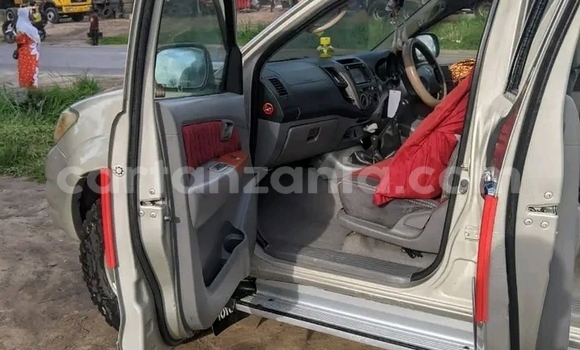 Nunua Ilio tumika Toyota Hilux Nyingine Gari ndani ya Biharamulo nchini Kagera Nunua Ilio tumika Toyota Hilux Nyingine Gari ndani ya Biharamulo nchini Kagera