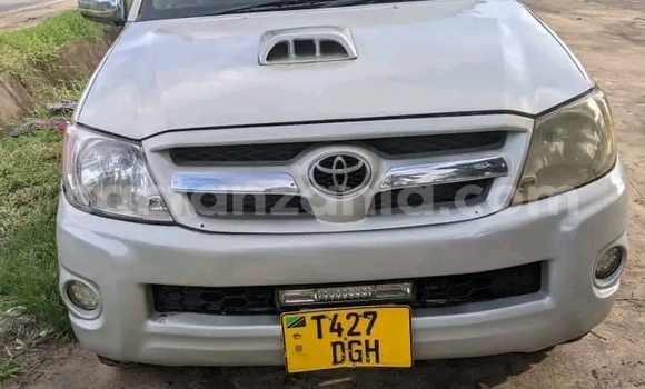 Nunua Ilio tumika Toyota Hilux Nyingine Gari ndani ya Biharamulo nchini Kagera Nunua Ilio tumika Toyota Hilux Nyingine Gari ndani ya Biharamulo nchini Kagera