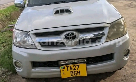 Nunua Ilio tumika Toyota Hilux Nyingine Gari ndani ya Biharamulo nchini Kagera Nunua Ilio tumika Toyota Hilux Nyingine Gari ndani ya Biharamulo nchini Kagera