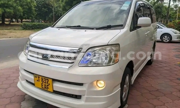 Nunua Ilio tumika Toyota Noah Nyeupe Gari ndani ya Bariadi nchini Simiyu Nunua Ilio tumika Toyota Noah Nyeupe Gari ndani ya Bariadi nchini Simiyu