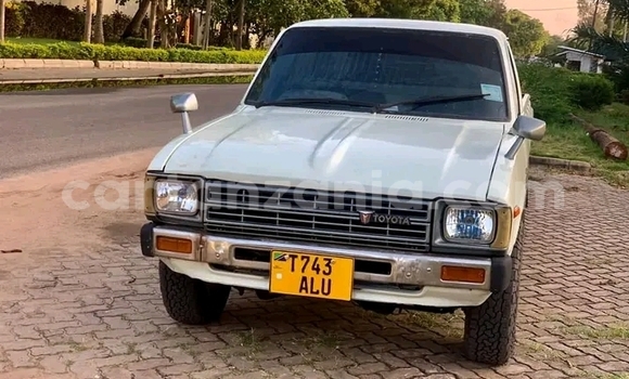 Buy Used Toyota Hilux White Car in Biharamulo in Kagera Buy Used Toyota Hilux White Car in Biharamulo in Kagera