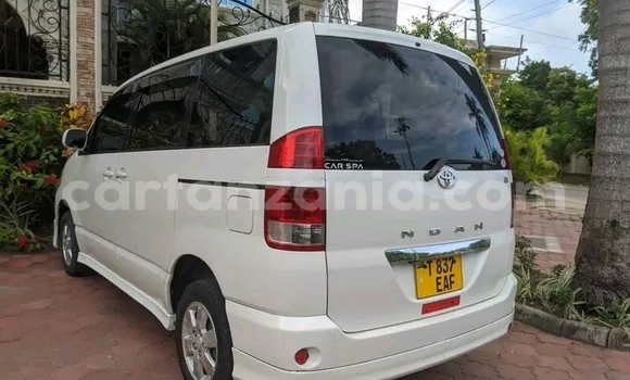 Buy Used Toyota Noah White Car in Bariadi in Simiyu Buy Used Toyota Noah White Car in Bariadi in Simiyu
