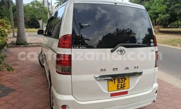 Buy Used Toyota Noah White Car in Bariadi in Simiyu Buy Used Toyota Noah White Car in Bariadi in Simiyu