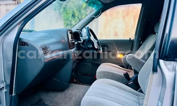 Nunua Ilio tumika Toyota Noah Nyeupe Gari ndani ya Biharamulo nchini Kagera Nunua Ilio tumika Toyota Noah Nyeupe Gari ndani ya Biharamulo nchini Kagera