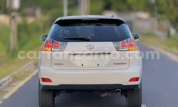 Buy Used Toyota Harrier White Car in Biharamulo in Kagera Buy Used Toyota Harrier White Car in Biharamulo in Kagera