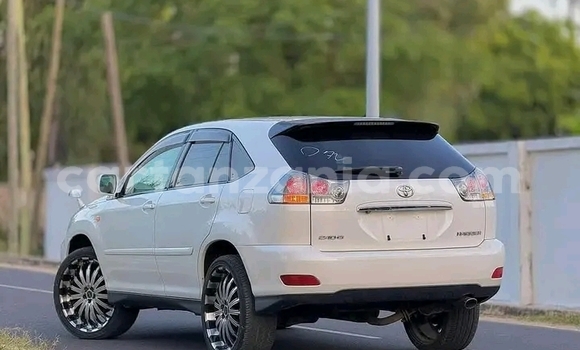 Buy Used Toyota Harrier White Car in Biharamulo in Kagera Buy Used Toyota Harrier White Car in Biharamulo in Kagera