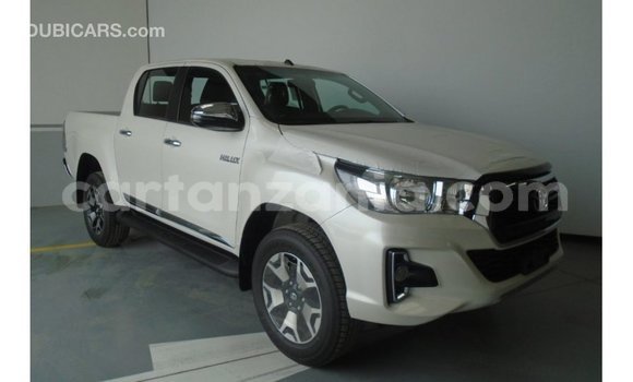 Nunua Imported Toyota Hilux Nyeupe Gari ndani ya Import - Dubai nchini Arusha Nunua Imported Toyota Hilux Nyeupe Gari ndani ya Import - Dubai nchini Arusha