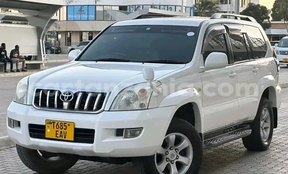 Nunua Ilio tumika Toyota Land Cruiser Prado Nyeupe Gari ndani ya Biharamulo nchini Kagera Nunua Ilio tumika Toyota Land Cruiser Prado Nyeupe Gari ndani ya Biharamulo nchini Kagera