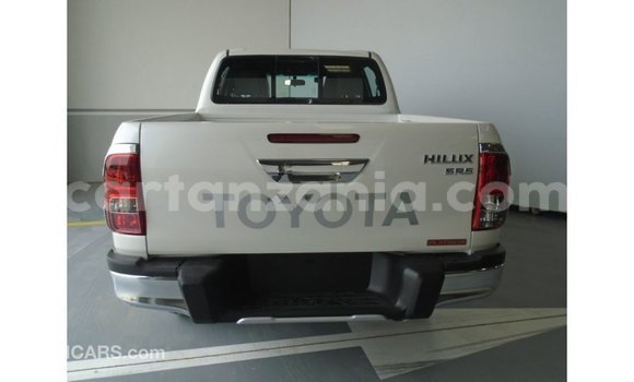 Nunua Imported Toyota Hilux Nyeupe Gari ndani ya Import - Dubai nchini Arusha Nunua Imported Toyota Hilux Nyeupe Gari ndani ya Import - Dubai nchini Arusha