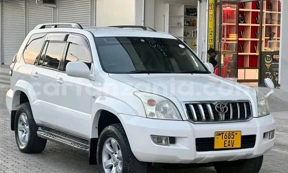 Nunua Ilio tumika Toyota Land Cruiser Prado Nyeupe Gari ndani ya Biharamulo nchini Kagera Nunua Ilio tumika Toyota Land Cruiser Prado Nyeupe Gari ndani ya Biharamulo nchini Kagera